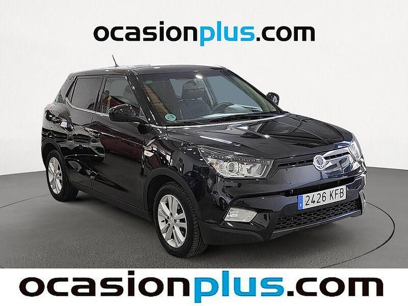Usado Ssangyong (KGM) Tivoli Limited 115 CV (84 kW) 2017 Negro SUV