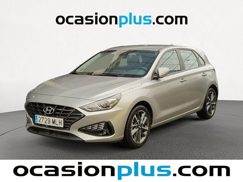 Gris plata Usado 2023 Hyundai i30 Utilitario | 19.082 € (Precio justo) - Imagen 1/4