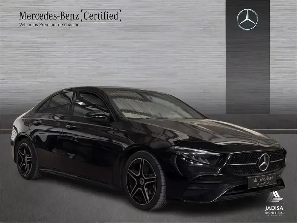 Usado Mercedes A180 136 CV (100 kW) 2025 Negro Berlina