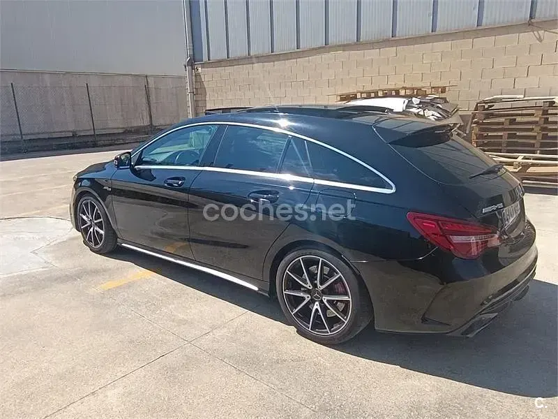Usado Mercedes CLA45 AMG Shooting Brake 381 CV (280 kW) 2016 Negro Familiar