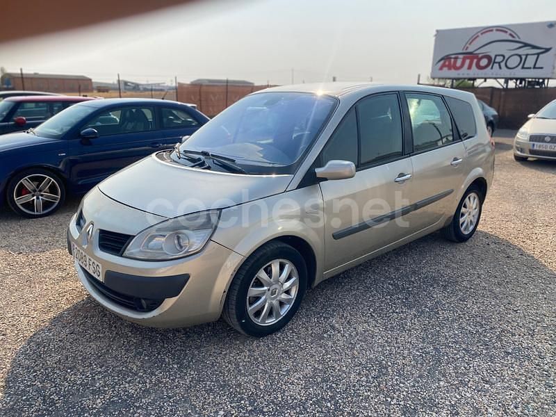 Beige Usado 2007 Renault Scénic II Dynamique Monovolumen | 2500 € (Buen precio) - Imagen 1/4