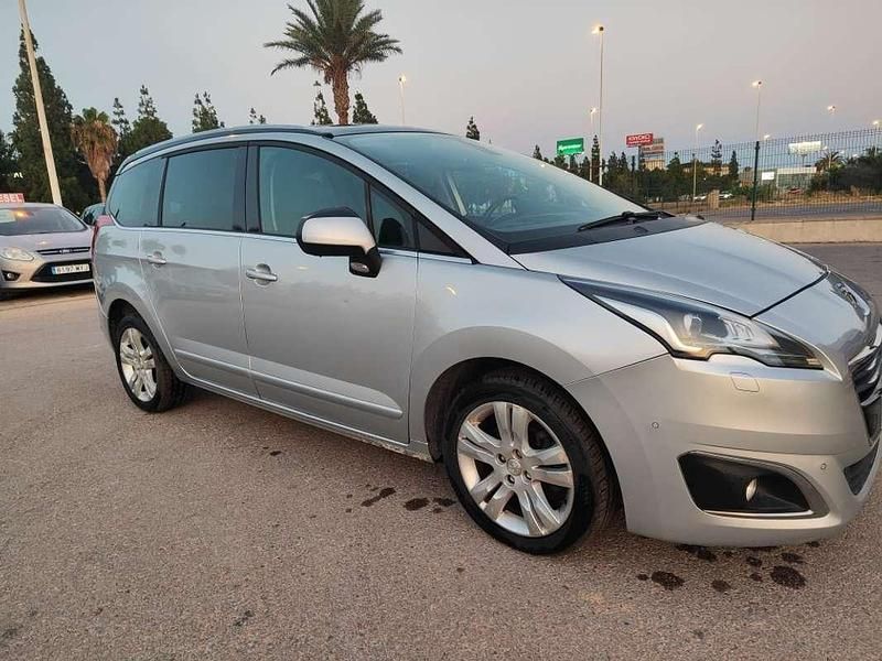 Plateado Usado 2016 Peugeot 5008 Allure Monovolumen | 8499 € (Buen precio) - Imagen 1/4