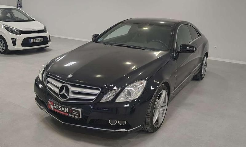 Usado Mercedes E200 184 CV (135 kW) 2011 Negro Coupe