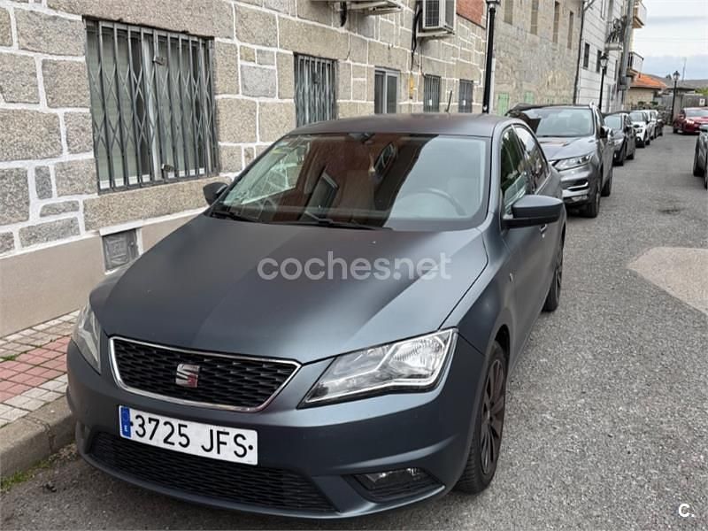 Usado Seat Toledo Style 105 CV (77 kW) 2015 Gris / plata Utilitario
