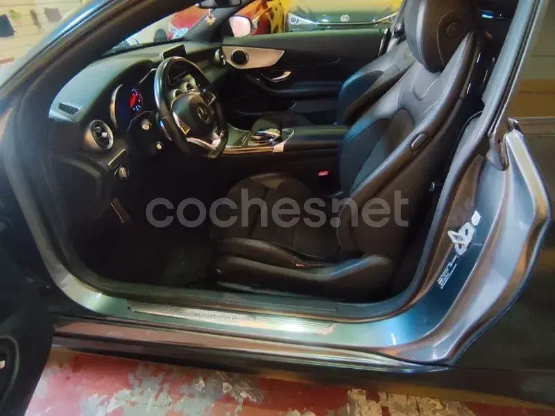 Usado Mercedes C220 AMG line 170 CV (125 kW) 2016 Negro Coupe
