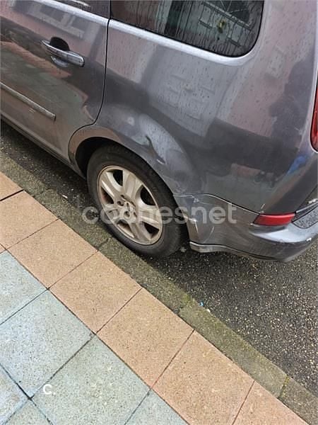 Usado Ford C-MAX Trend 115 CV (84 kW) 2005 Gris / plata Monovolumen