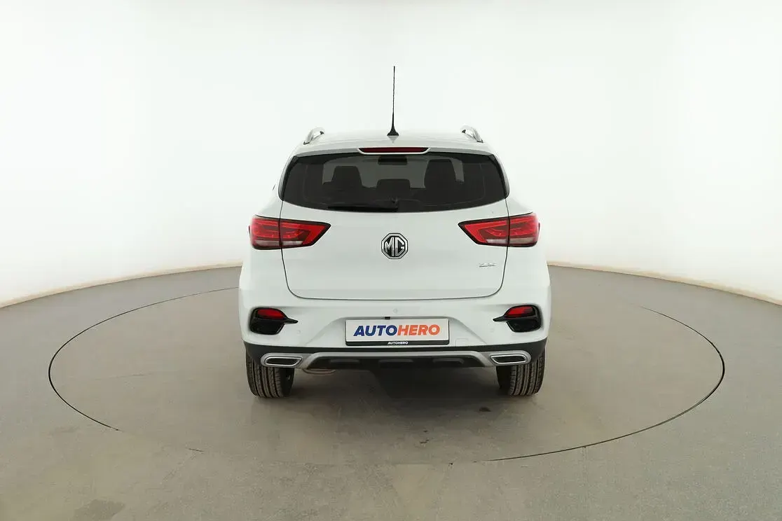 Usado MG ZS Luxury 106 CV (77 kW) 2023 Blanco SUV