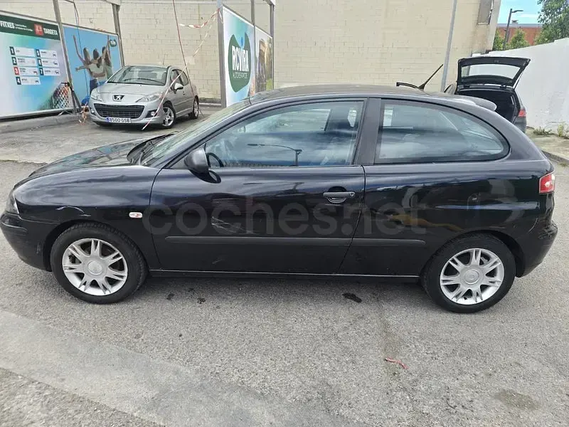 Begagnad Seat Ibiza 70 HK (51 kW) 2005 Svart Halvkombi