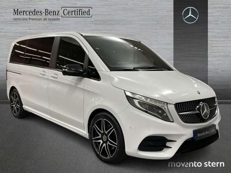 Begagnad Mercedes V300 Avantgarde 239 HK (175 kW) 2022 Vit Minibuss