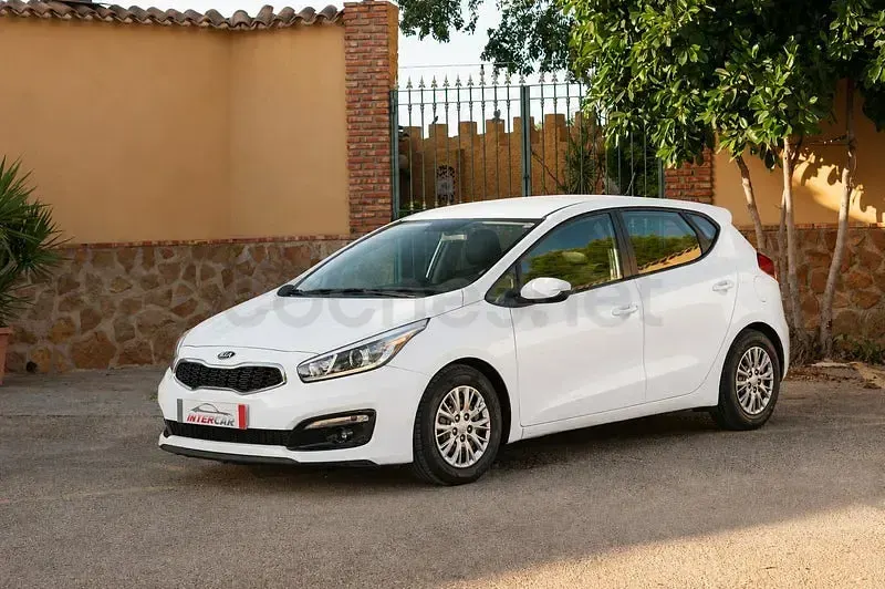 Usado Kia Ceed GT 90 CV (66 kW) 2017 Blanco Berlina