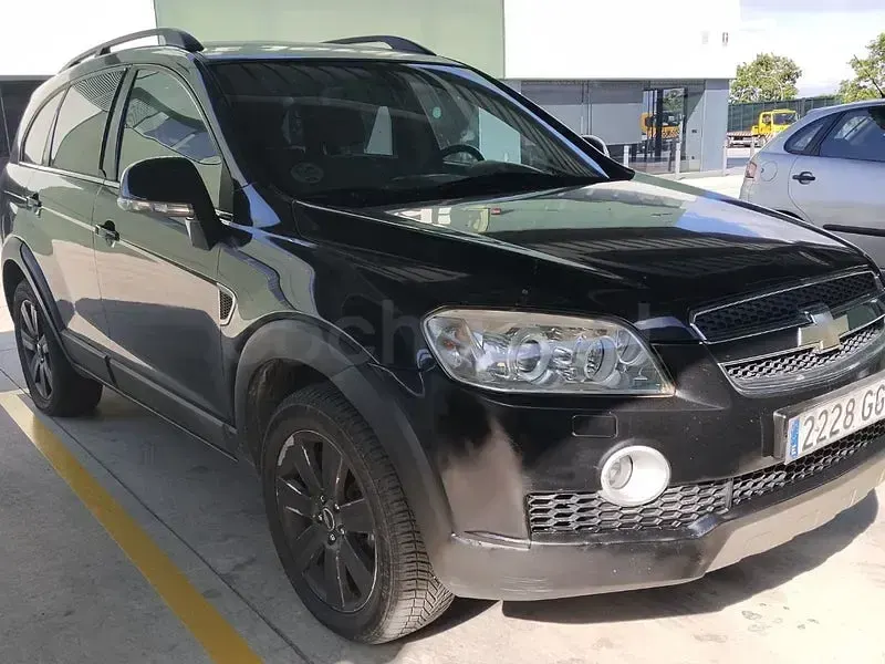 Usado Chevrolet Captiva LT 150 CV (110 kW) 2008 Negro SUV