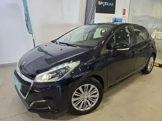 Usado Peugeot 208 Signature Sky 82 CV (60 kW) 2019 Azul Utilitario