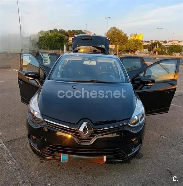 Usado Renault Clio IV LIMITED 75 CV (55 kW) 2017 Negro Berlina