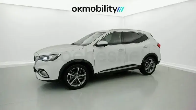 Begagnad MG HS Luxury 162 HK (119 kW) 2023 Vit SUV
