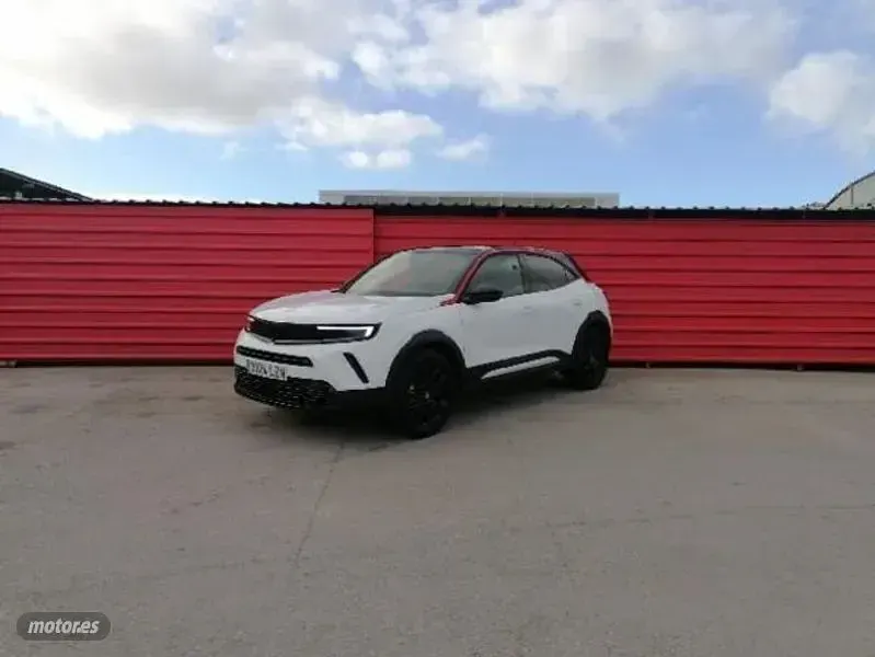 Usado Opel Mokka-e GS Line 100 kW (136 CV) 2022 Blanco SUV