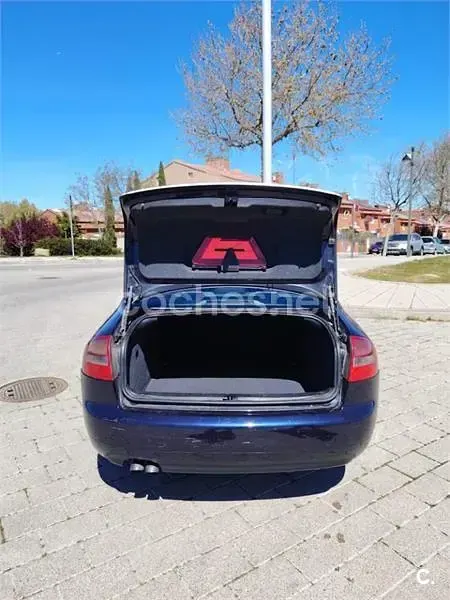 Usado Audi A6 163 CV (119 kW) 2004 Azul Berlina