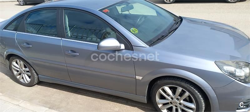 Usado Opel Vectra Sport 120 CV (88 kW) 2007 Gris / plata Berlina