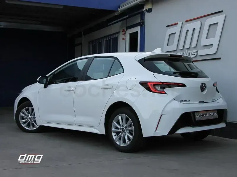 Nuevo Toyota Corolla Active 140 CV (102 kW) 2025 Blanco Berlina