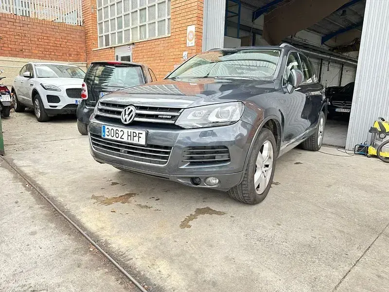 Usado VW Touareg 380 CV (279 kW) 2014 Gris / plata SUV