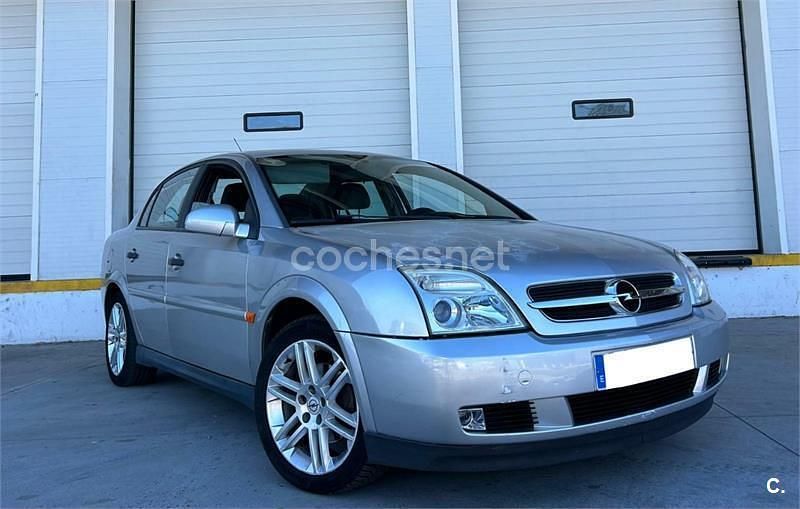 Gris / plata Usado 2005 Opel Vectra Comfort Berlina | 2000 € (Precio justo) - Imagen 1/4