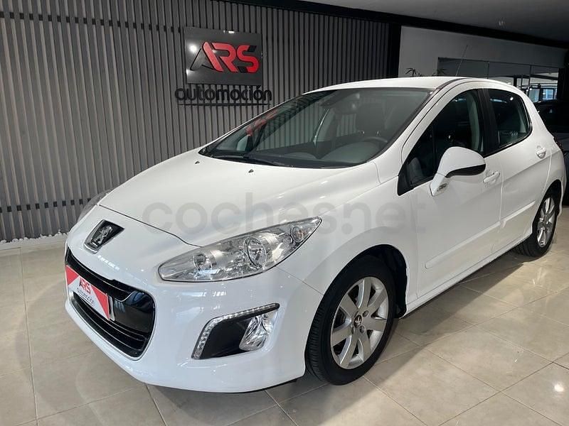 Usado Peugeot 308 Access 92 CV (67 kW) 2013 Blanco Berlina