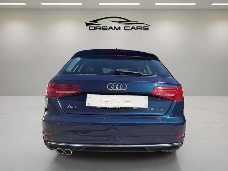 Usado Audi A3 Design 150 HP (110 kW) 2019 Azul Sedan