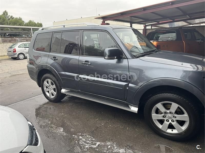 Usado Mitsubishi Montero Intense 160 CV (117 kW) 2008 Gris / plata SUV