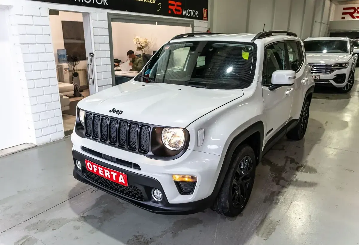 Usado Jeep Renegade Night Eagle 140 CV (102 kW) 2019 Blanco SUV