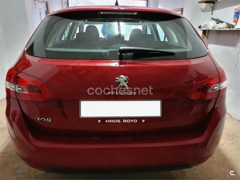 Usado Peugeot 308 SW Business-Line 110 CV (80 kW) 2019 Rojo Familiar