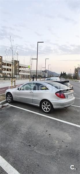 Usado Mercedes C230 197 CV (144 kW) 2001 Gris / plata Berlina
