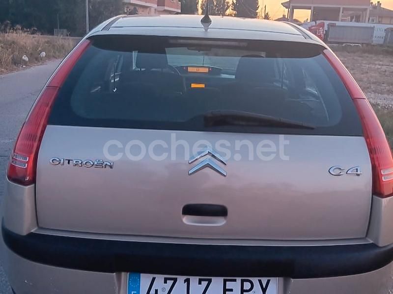 Usado Citroën C4 110 CV (80 kW) 2007 Beige Berlina