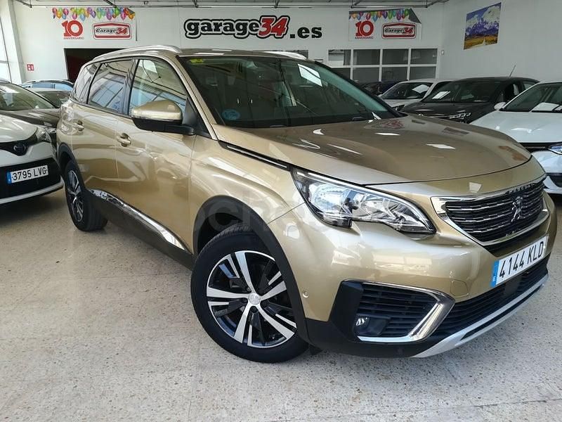 Usado Peugeot 5008 Allure 130 CV (95 kW) 2018 Beige SUV