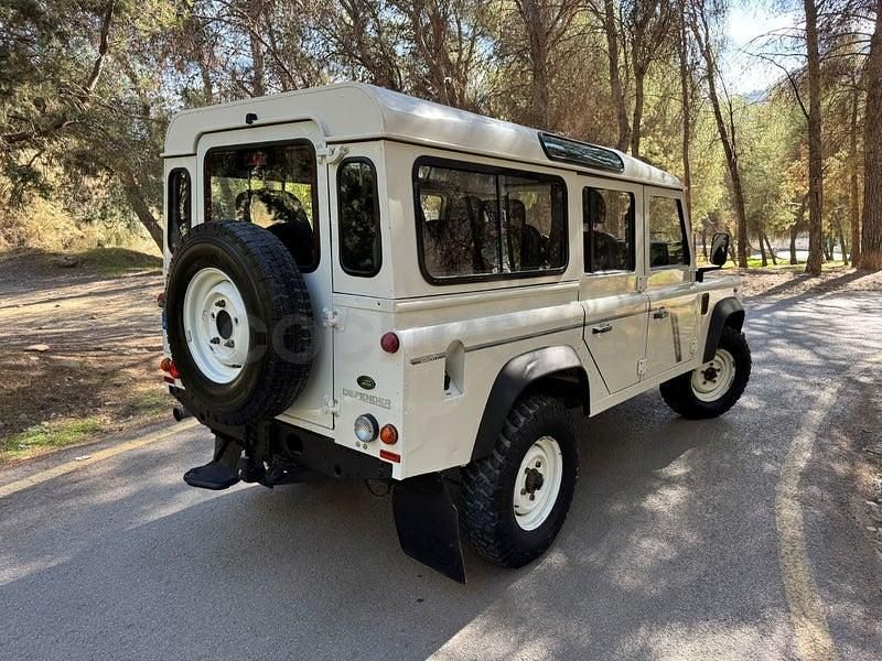 Usado Land Rover Defender S 122 CV (89 kW) 2007 Blanco Familiar