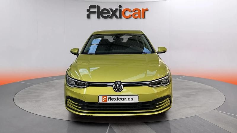 Usado VW Golf VIII Life 131 CV (96 kW) 2022 Amarillo Berlina