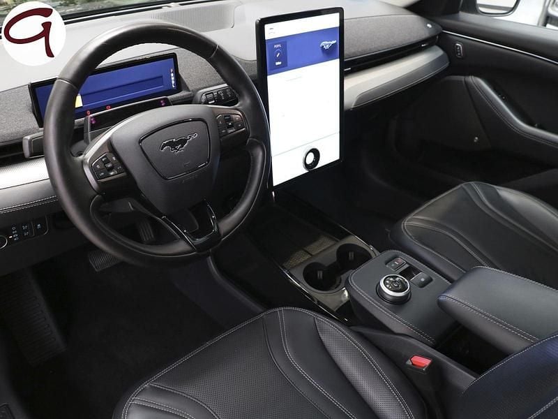 Begagnad Ford Mustang Mach-E 216 kW (294 HK) 2022 Svart SUV