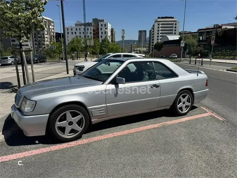 Usado Mercedes E320 220 CV (161 kW) 1992 Gris / plata Coupe