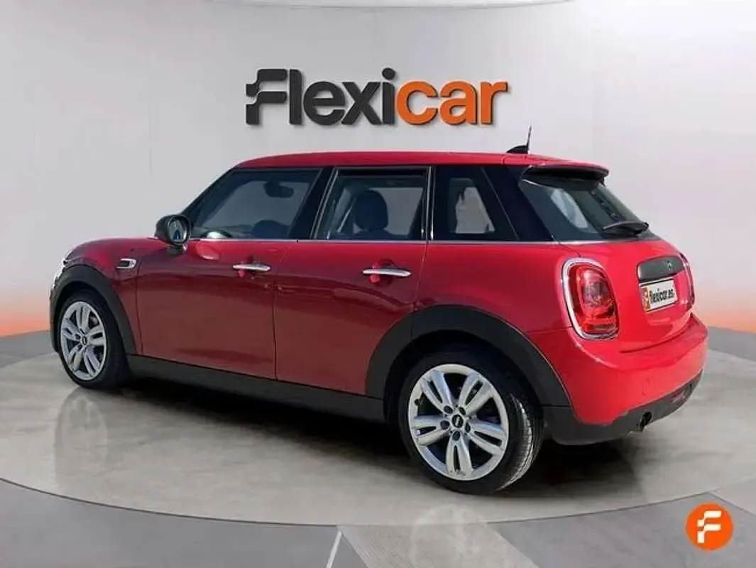 Usado Mini Cooper 102 CV (75 kW) 2018 Rojo Utilitario