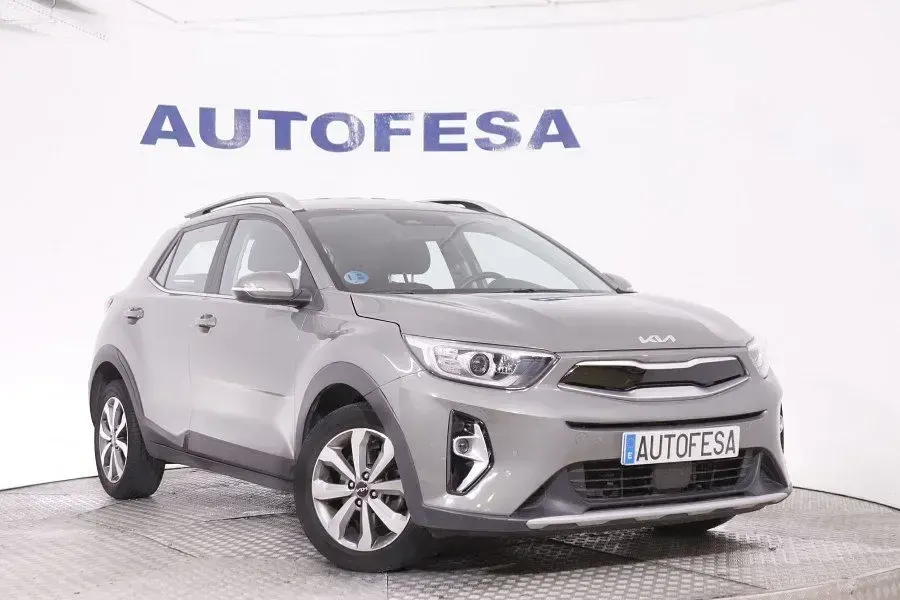Usado Kia Stonic 120 CV (88 kW) 2023 Verde SUV