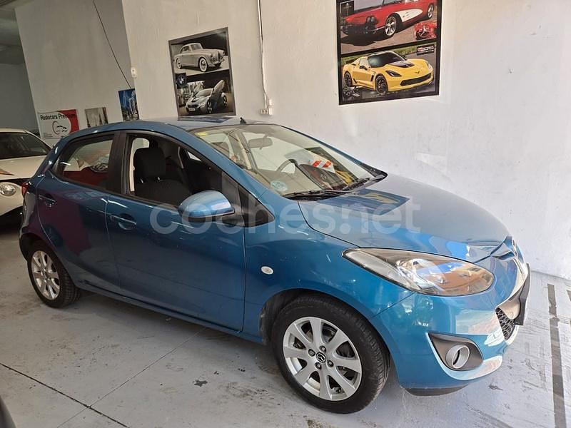Azul Usado 2015 Mazda 2 Berlina | 5200 € - Imagen 1/4