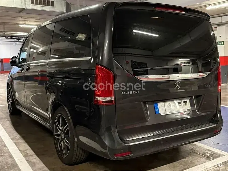 Usado Mercedes V250 Avantgarde 190 CV (139 kW) 2023 Negro Monovolumen
