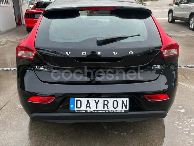 Usado Volvo V40 115 CV (84 kW) 2015 Negro Berlina