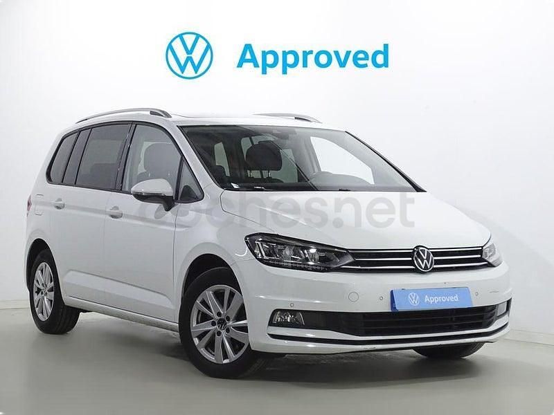 Usado VW Touran Advance 150 CV (110 kW) 2023 Blanco Monovolumen