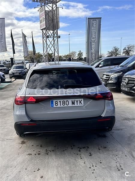 Usado Mercedes E300 313 CV (230 kW) 2024 Gris / plata Familiar