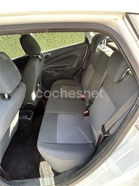 Usado Ford Fiesta Trend 82 CV (60 kW) 2011 Blanco Berlina