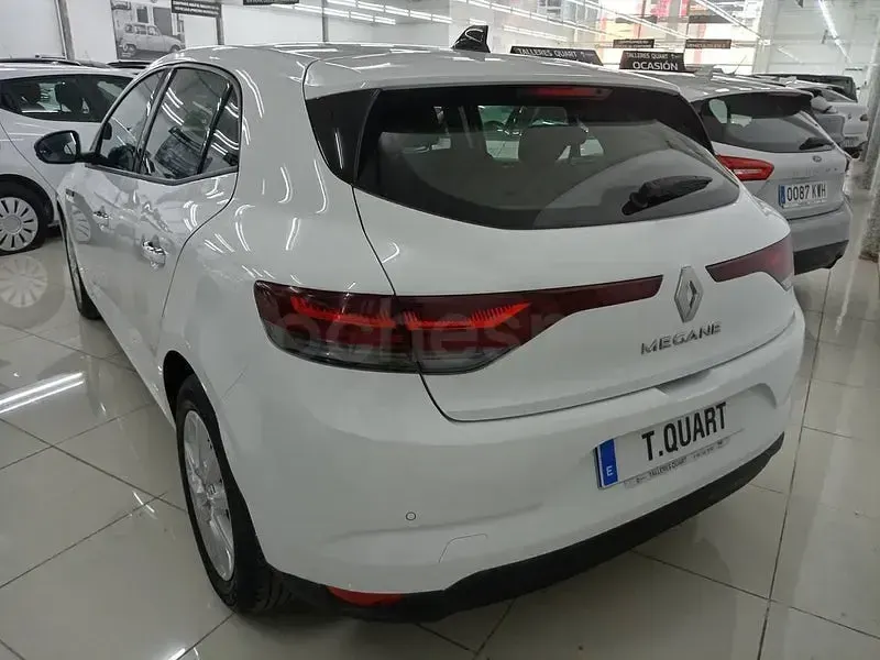 Usado Renault Mégane IV Equilibre 115 CV (84 kW) 2024 Blanco Berlina