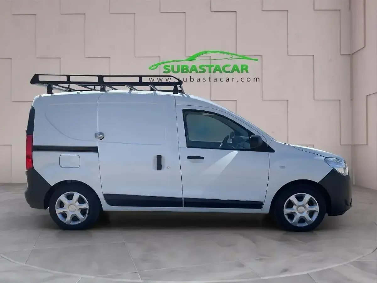 Usado Dacia Dokker Essentiel 100 CV (73 kW) 2019 Blanco Monovolumen