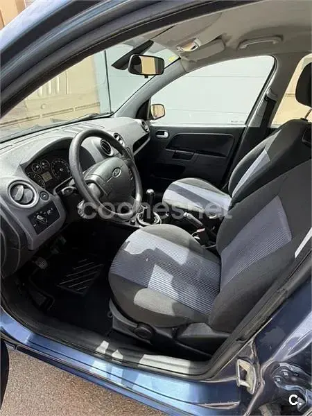 Usado Ford Fusion Trend 80 CV (58 kW) 2005 Azul Utilitario