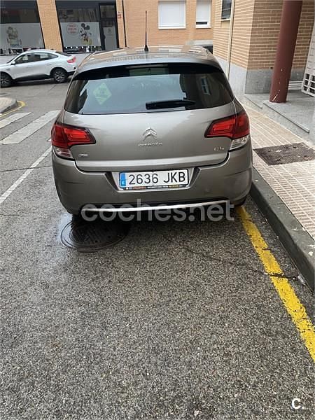 Usado Citroën C4 Feel 99 CV (72 kW) 2015 Marrón Berlina