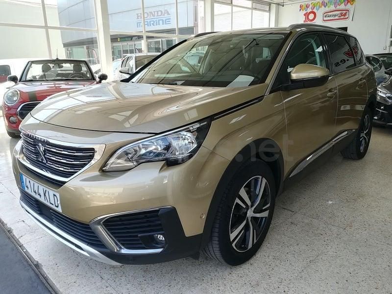 Usado Peugeot 5008 Allure 130 CV (95 kW) 2018 Beige SUV