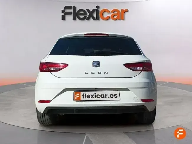 Usado Seat Leon XCELLENCE 150 CV (110 kW) 2018 Blanco